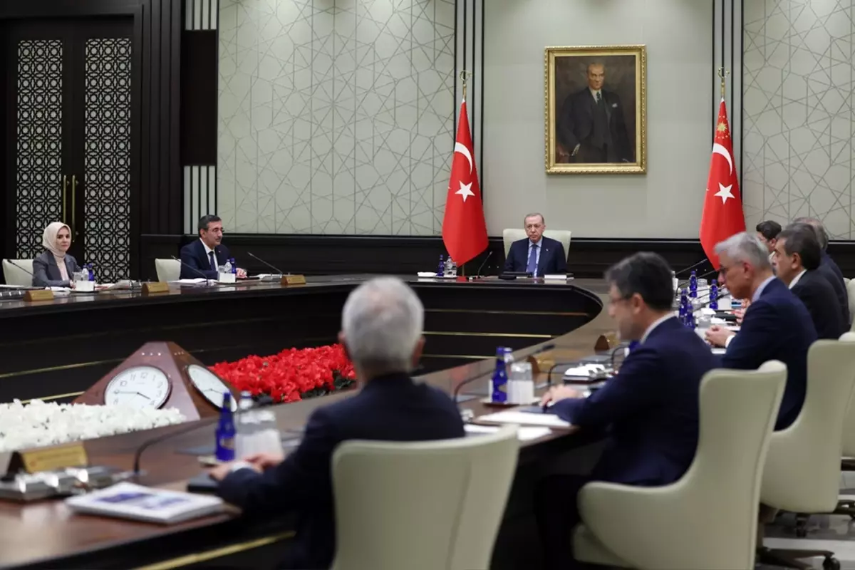 Ana gündem PKK'nın fesih kararı! Kabine Erdoğan başkanlığında toplandı