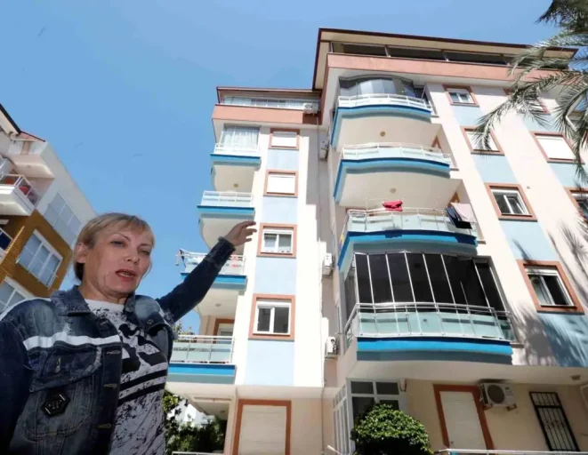 Kiracısını çıkaramayan Rus öğretmen Antalya’da varlık içinde yokluk yaşıyor