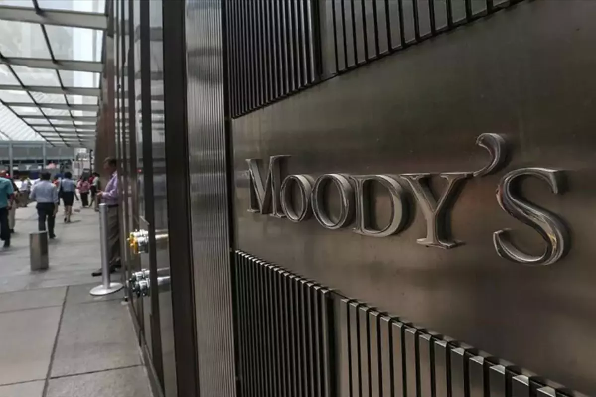 Moody's, ABD'nin kredi notunu düşürdü