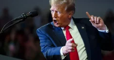 Trump, İran'dan petrol alan ülkelere yaptırım uygulanacağını açıkladı