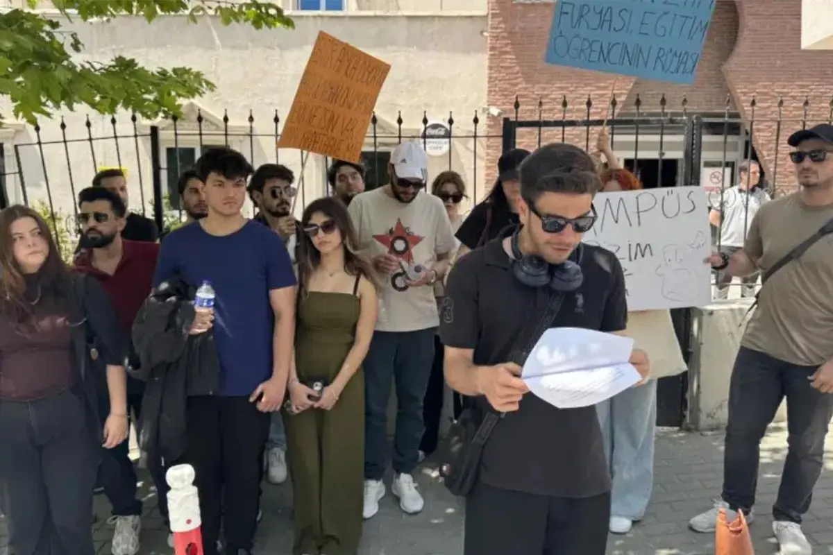 Üniversiteliler yüzde 74'lük zammı protesto etti