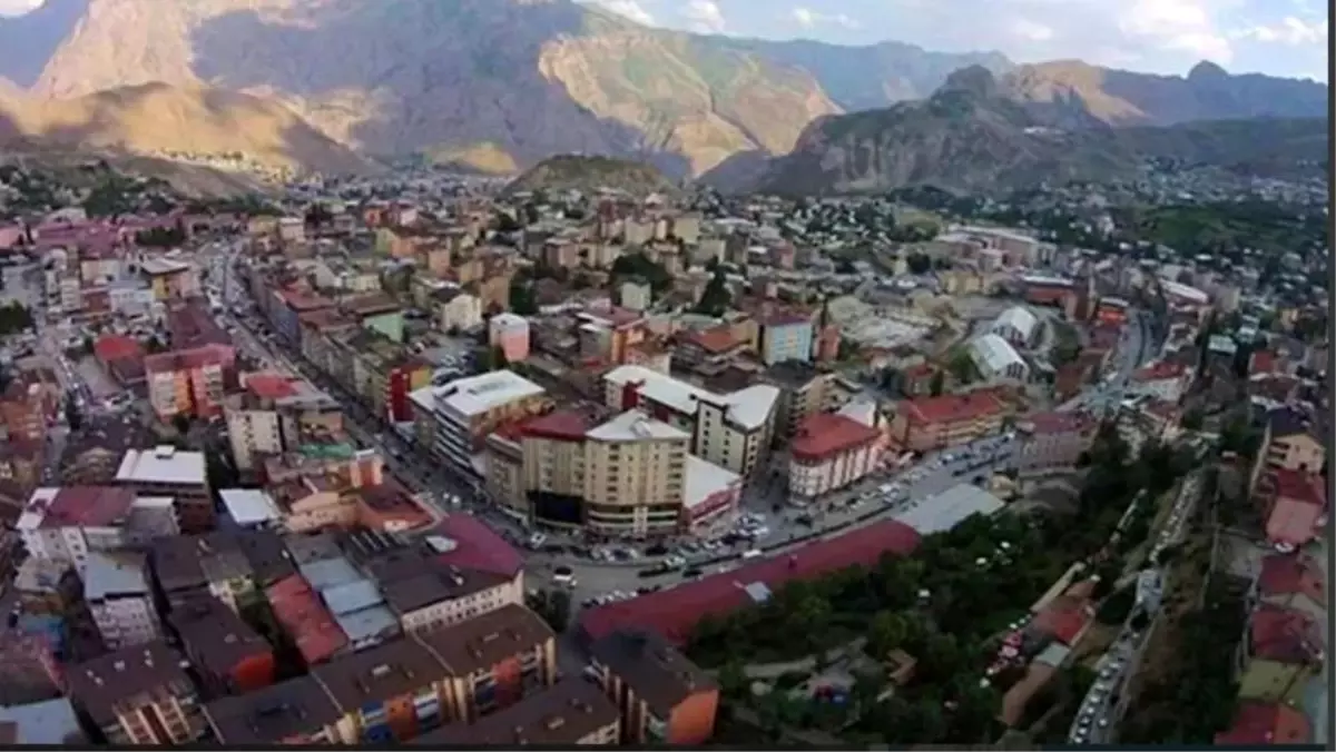 Hakkari'de Afetlerden Etkilenen Ailelere Yaklaşık 10 Milyon TL Yardım