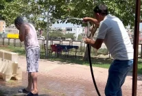Mersin'de Sıcak Hava Nedeniyle Serinleme Çabaları