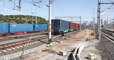 Türkiye-Çin-Avrupa Demiryolu Hattı'nda yola çıkan iki yük treni İstanbul'a ulaştı
