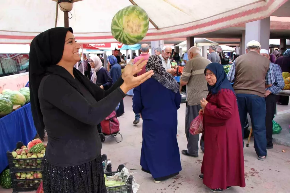 Amasya'da Genç Çiftçi Esra İnan: Karpuzlarıyla Pazarda Müşterilerin Kalbini Kazanıyor