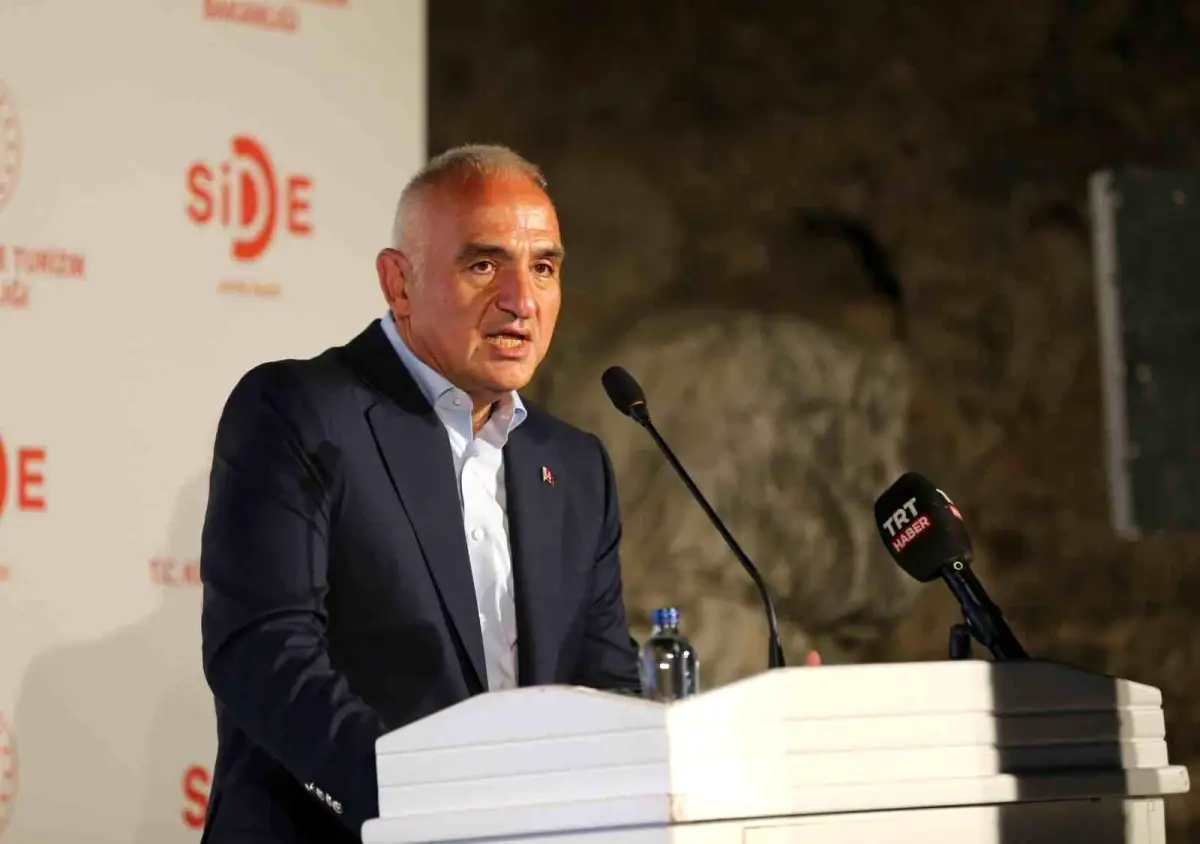 Bakan Ersoy: "Antalya'ya gelen ziyaretçi sayısı 11,7 milyona ulaştı"