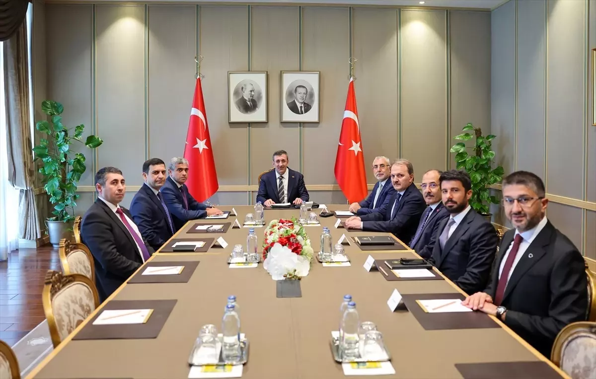Cevdet Yılmaz, Azerbaycan Bakanı Anar Aliyev'i Kabul Etti