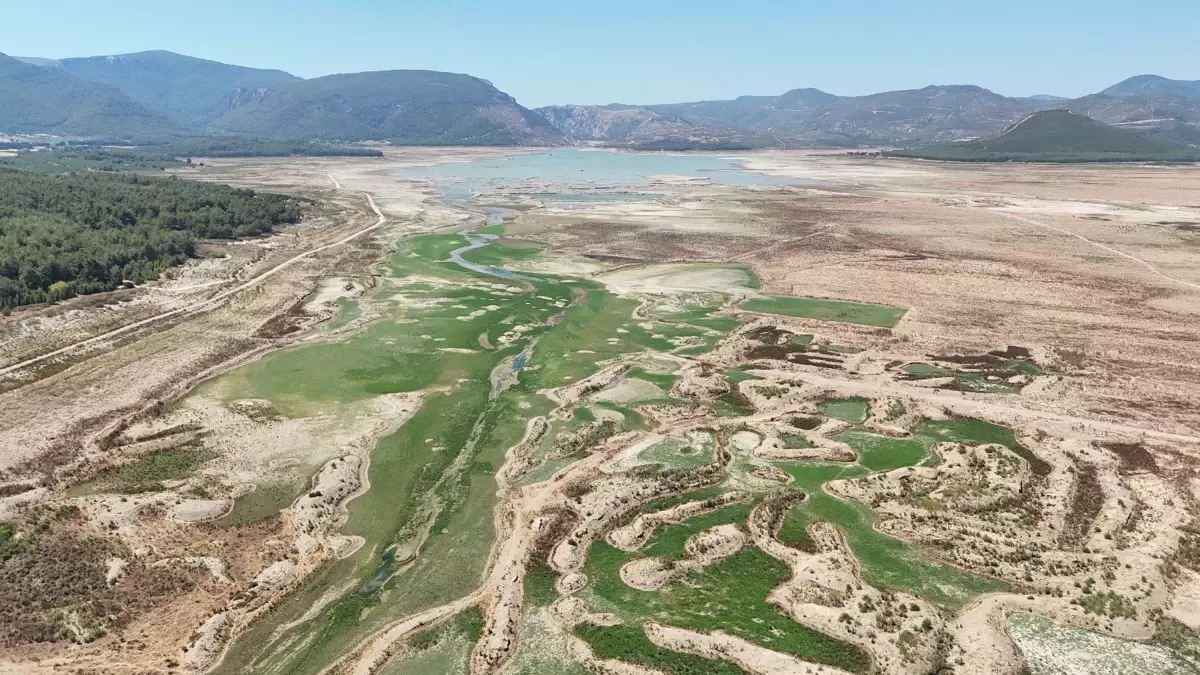 İzmir'de Tahtalı Barajı'nın Doluluk Oranı Yüzde 4'ün Altında