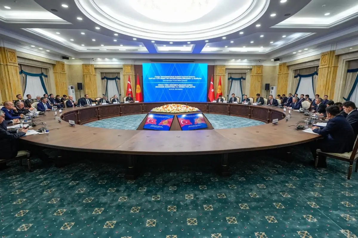 YÖK Başkanı Erol Özvar, Kırgızistan'da Ekonomik Komisyon Toplantısına Katıldı