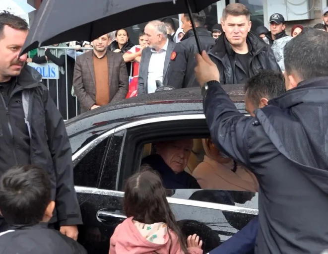 Cumhurbaşkanı Erdoğan Rize'den Trabzon'a Kara Yolu ile Geçti