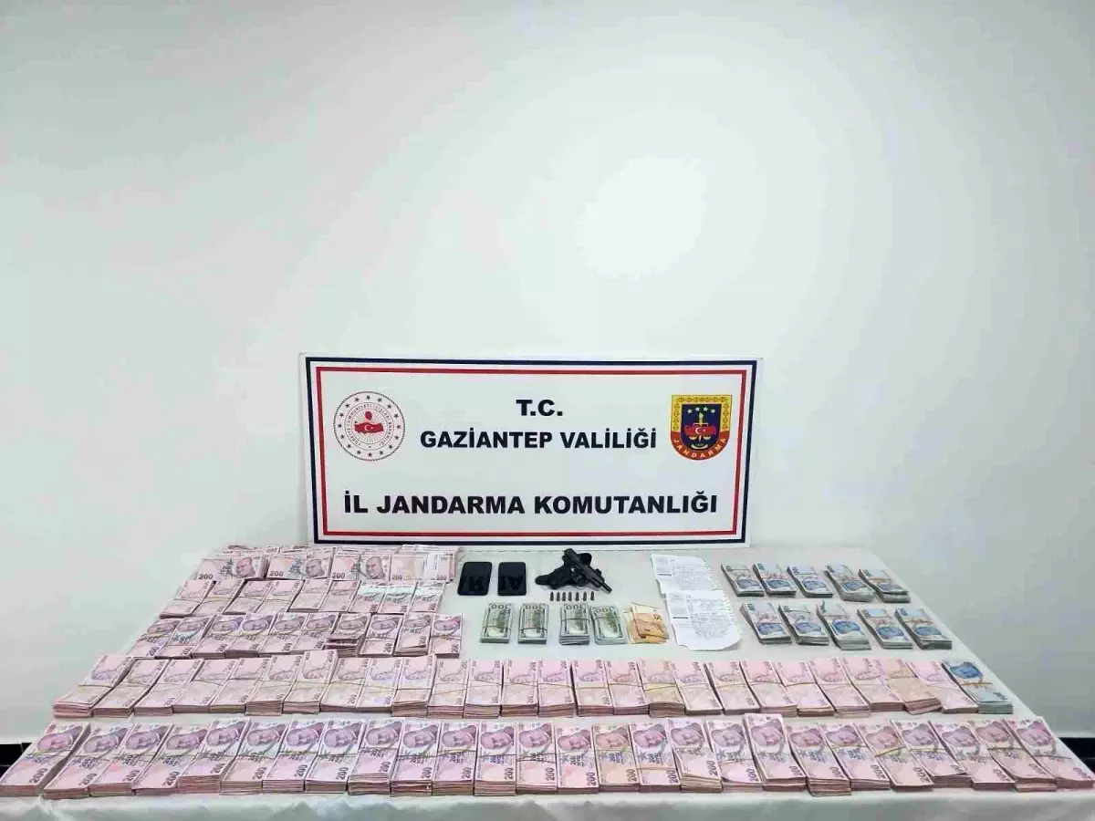 Gaziantep'te Jandarma Operasyonu: 34 Bin Litre Kaçak Akaryakıt Ele Geçirildi