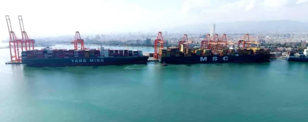 Mersin Uluslararası Limanı'na Mega Konteyner Gemisi Yanaştı