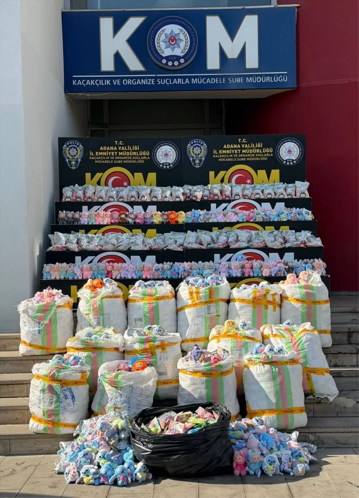Adana'da 2 Bin 605 Kaçak Pelüş Oyuncak Ele Ge geçirildi
