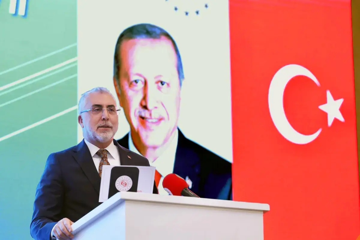 Bakan Işıkhan: Kamu Çalışanlarının Refahı Türkiye'nin Refahıdır