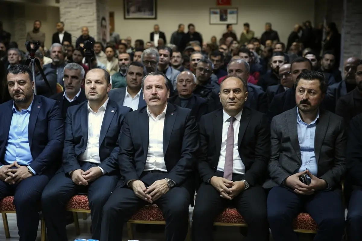 Memur-Sen Genel Başkanı Yalçın: 'Özgürlük ve Demokrasi İçin Nöbetteyiz'