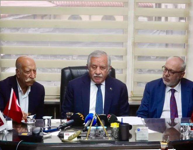 TBMM Başkanvekili Adan, Kapalıçarşı Esnafıyla Buluştu