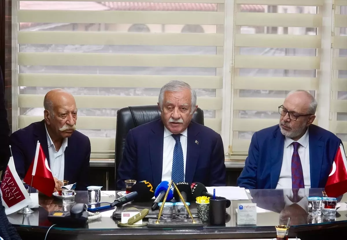 TBMM Başkanvekili Adan, Kapalıçarşı Esnafıyla Buluştu