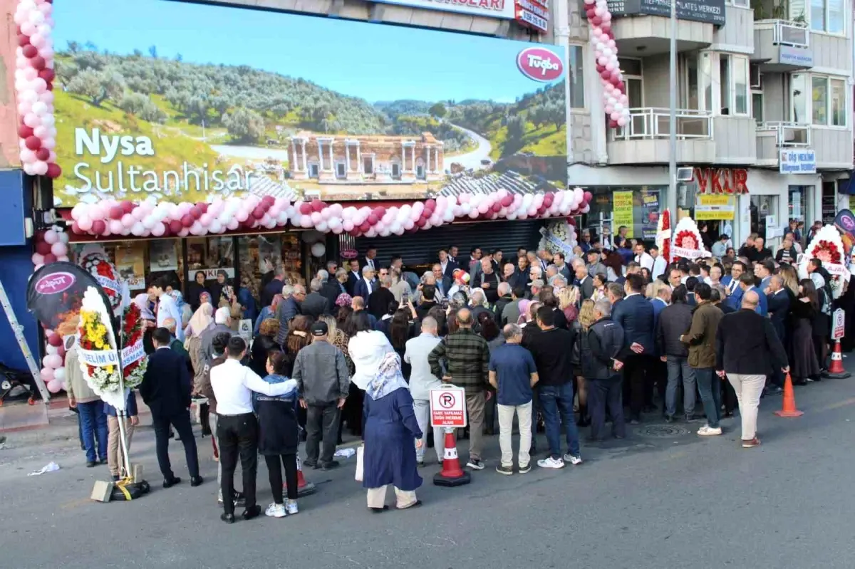 Tuğba Kuruyemiş'in 127. Mağaza Açılışı Büyük İlgi Gördü