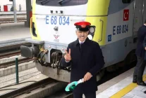 Bakan Uraloğlu: "Turistik Doğu Ekspresi'nin yeni sezonunda 10 bin 800 seyahat tutkununa Anadolu'nun büyüsünü yaşatacağız"