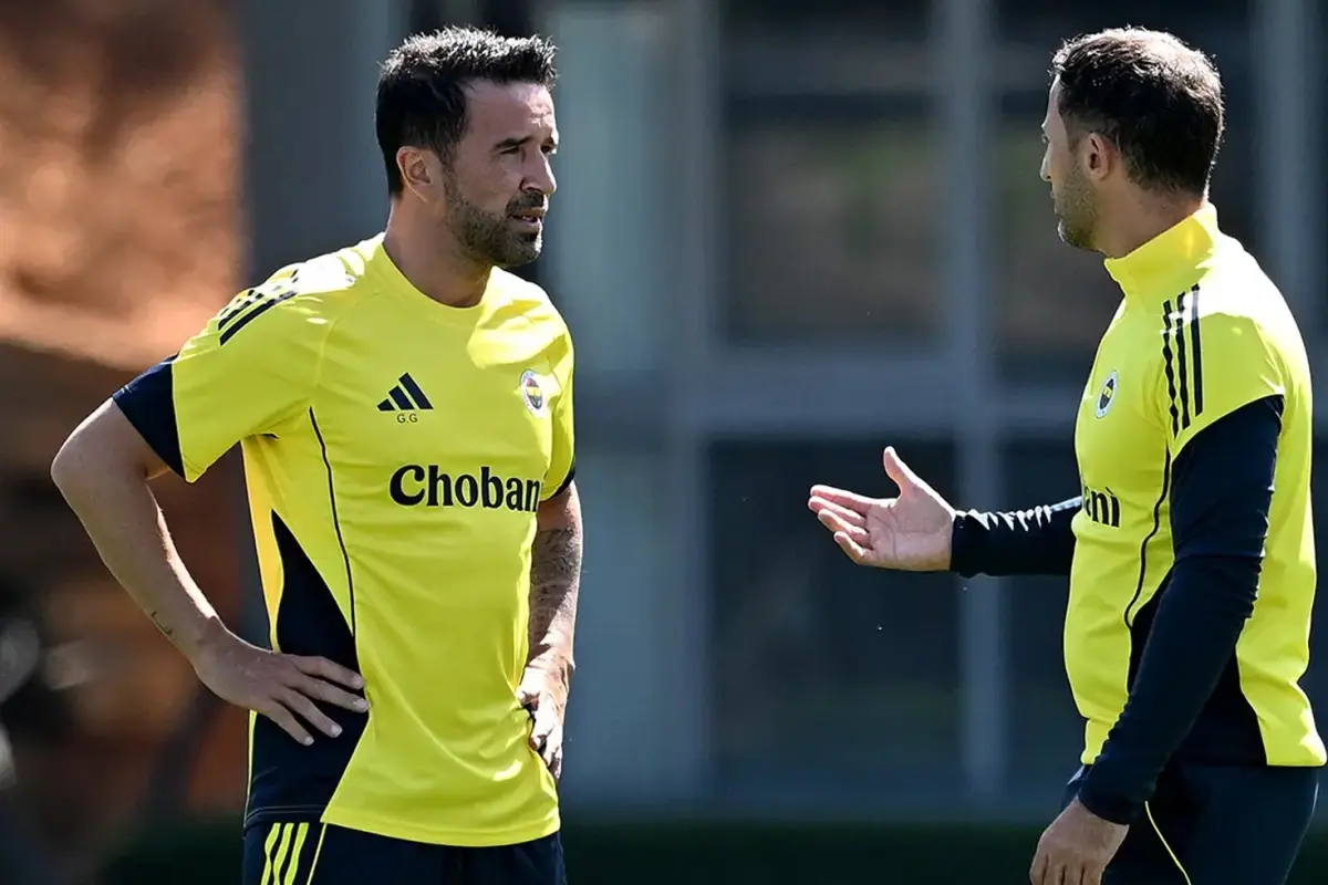 Eski milli futbolcu Gökhan Gönül derbi sonrası havalimanında gözaltına alındı