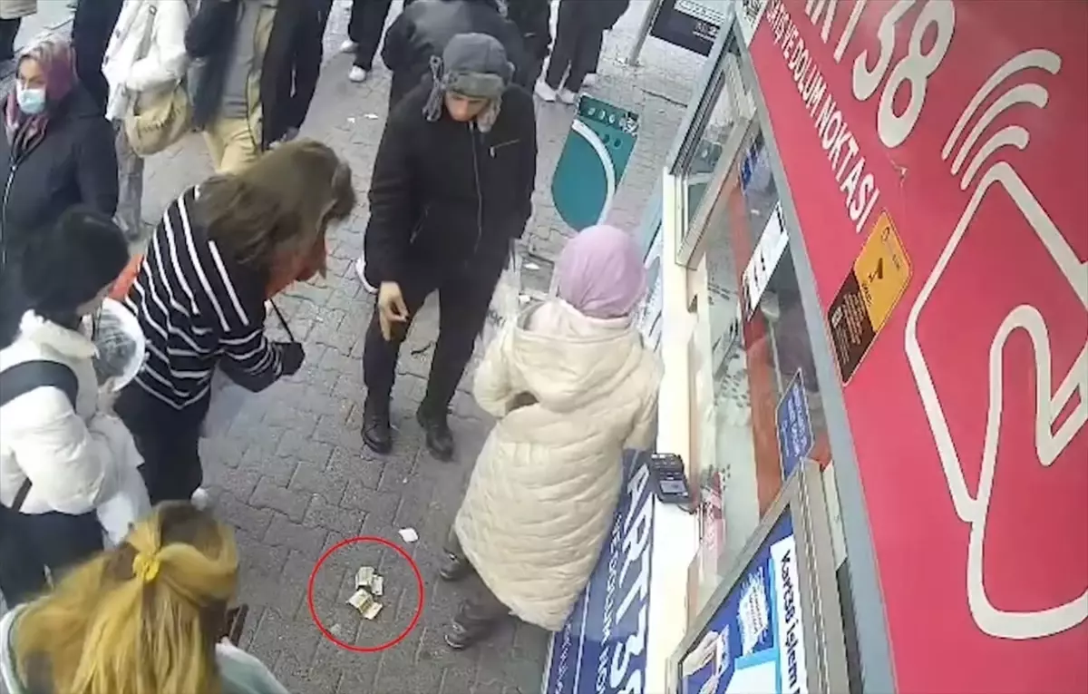 Kayseri'de bilet gişesi önünde bulunan 250 avro sahibine teslim edildi