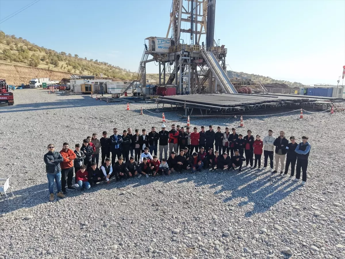 Silopi'deki Dader-1 sondaj sahası lise öğrencilerini ağırladı