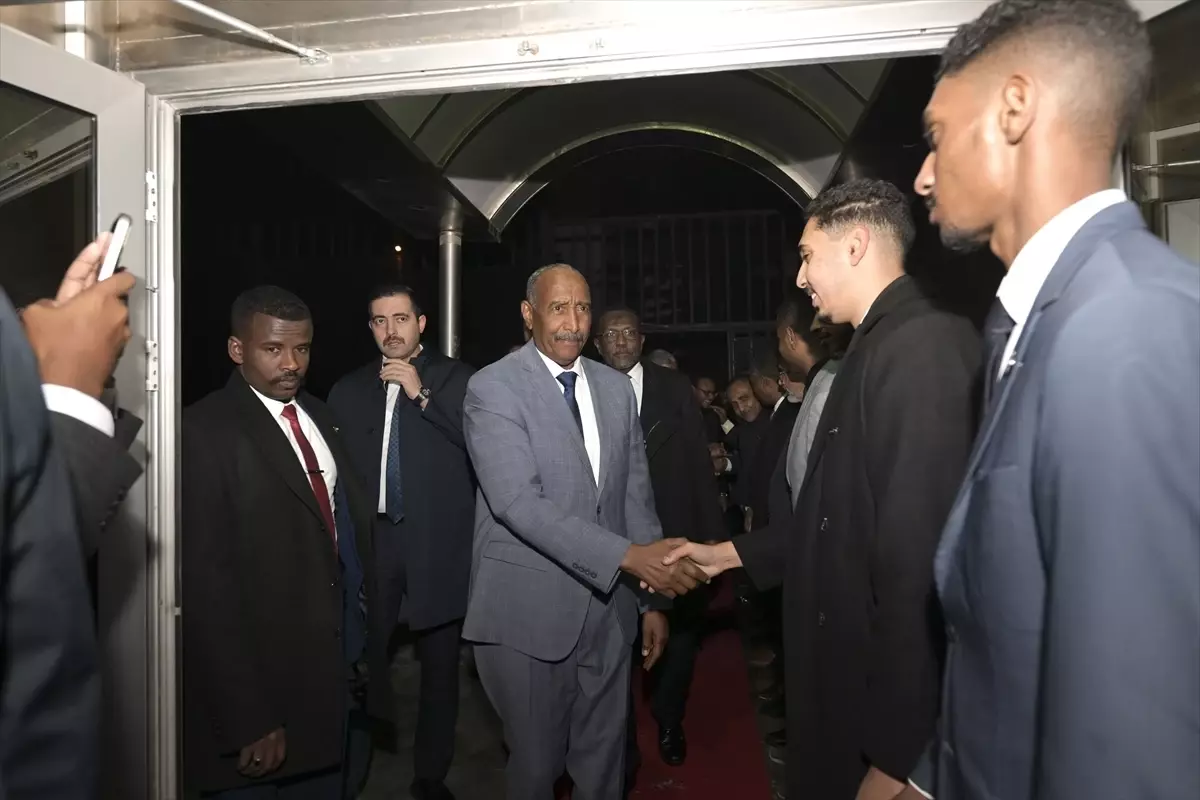 Sudan Egemenlik Konseyi Başkanı Burhan, Ankara'da Türk ve Sudanlı vatandaşlarla buluştu Açıklaması