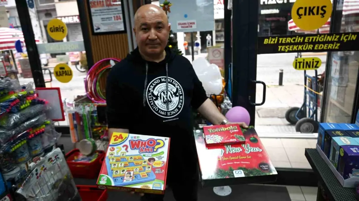 Yılbaşı öncesi hediyelik eşya ve süsleme talebi arttı