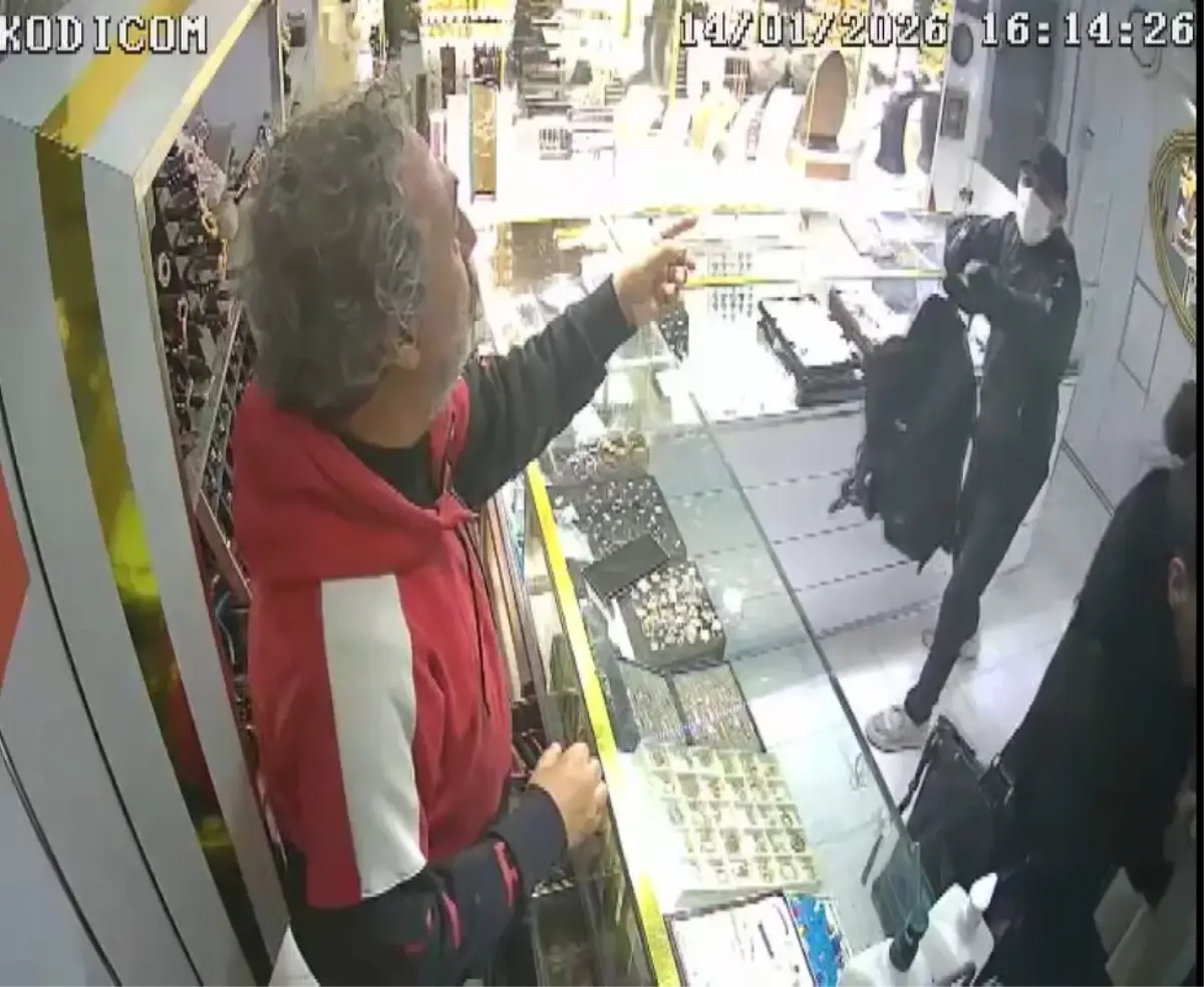 Bahçelievler'de kuyumcuyu soyup metrobüsle kaçan şüpheli tutuklandı