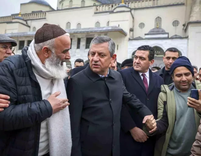 CHP Genel Başkanı Özel: "Ülkenin ana gündemi emeklinin sesinin duyurulmasıdır"