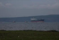 Çanakkale Boğazı'nda arızalanan tanker güvenli bölgeye demirletilecek
