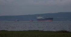 Çanakkale Boğazı'nda arızalanan tanker güvenli bölgeye demirletilecek