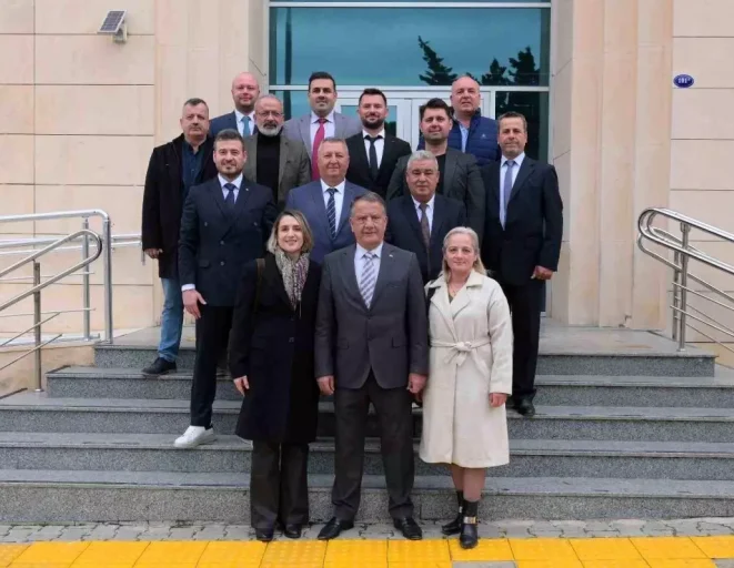 Çeşme Esnaf ve Sanatkarlar Odası Başkanı Osman Köfüncü mazbatasını aldı