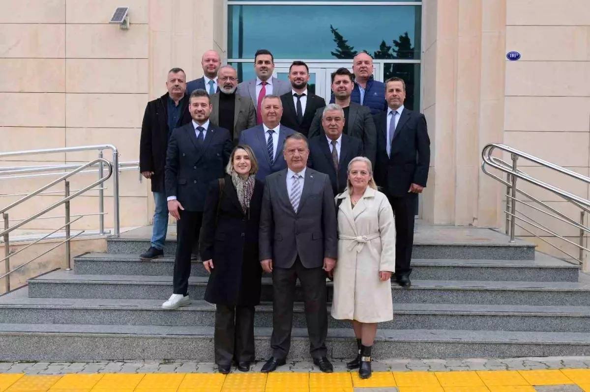 Çeşme Esnaf ve Sanatkarlar Odası Başkanı Osman Köfüncü mazbatasını aldı