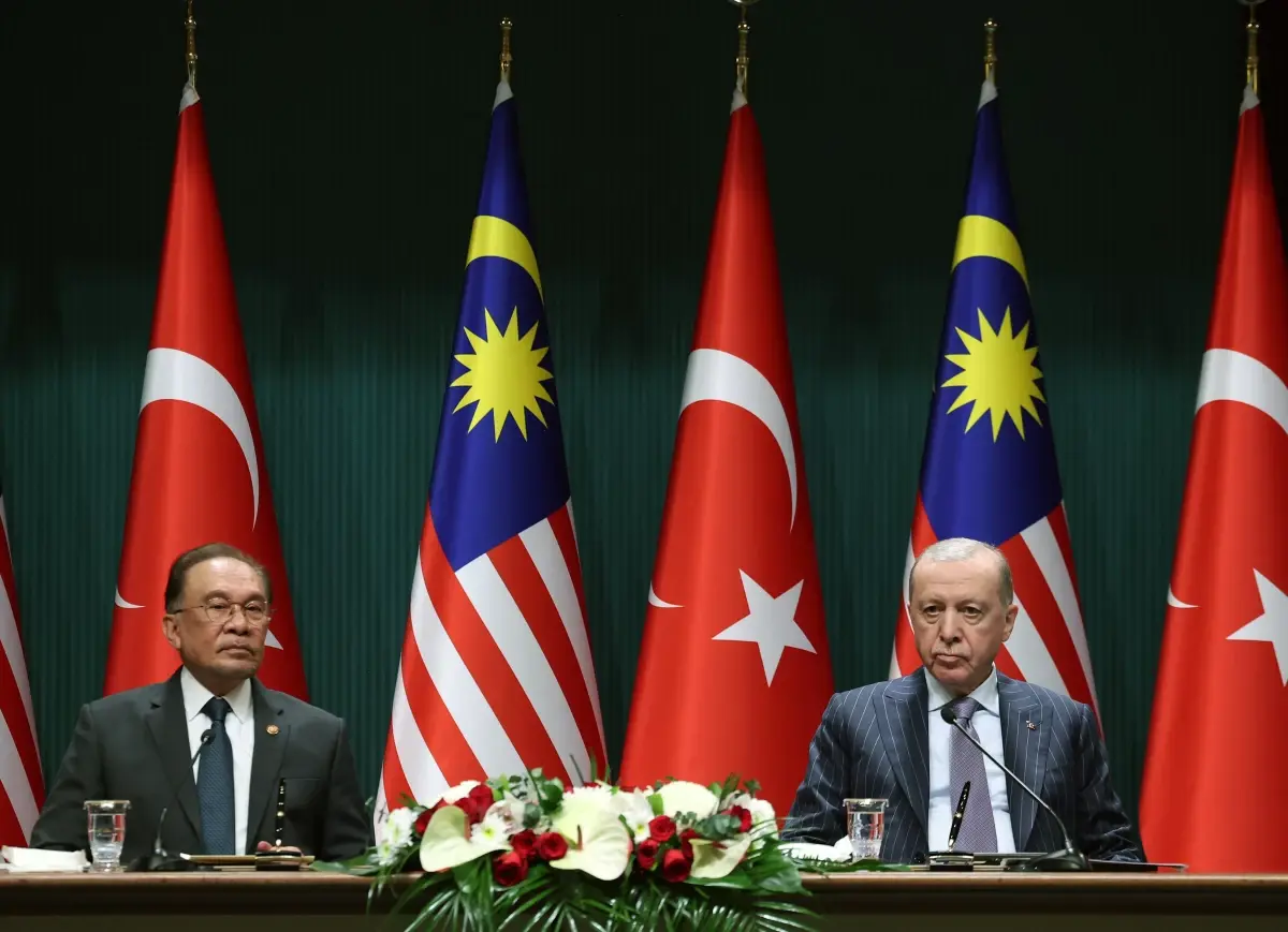 Cumhurbaşkanı Erdoğan, Malezya Başbakanı İbrahim'i resmi törenle karşıladı (2)