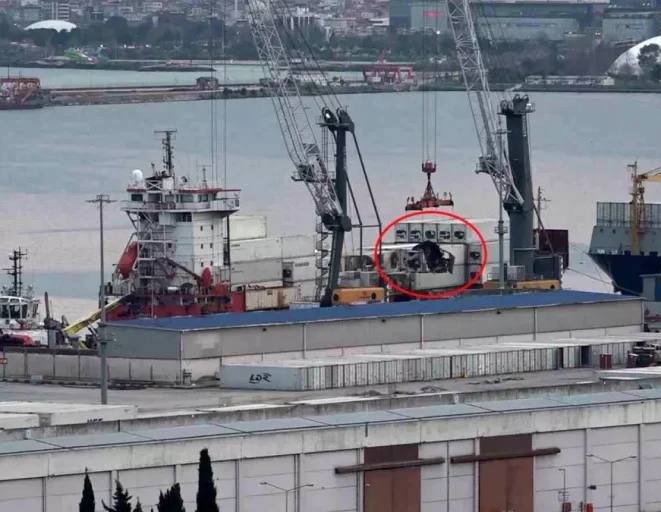 Dron saldırısına uğrayan gemi Samsun Limanı'na demirledi