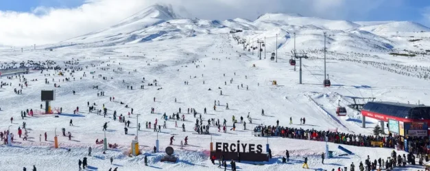 Erciyes Kayak Merkezi'ne sömestirenin ilk hafta sonunda 250 bin ziyaretçi