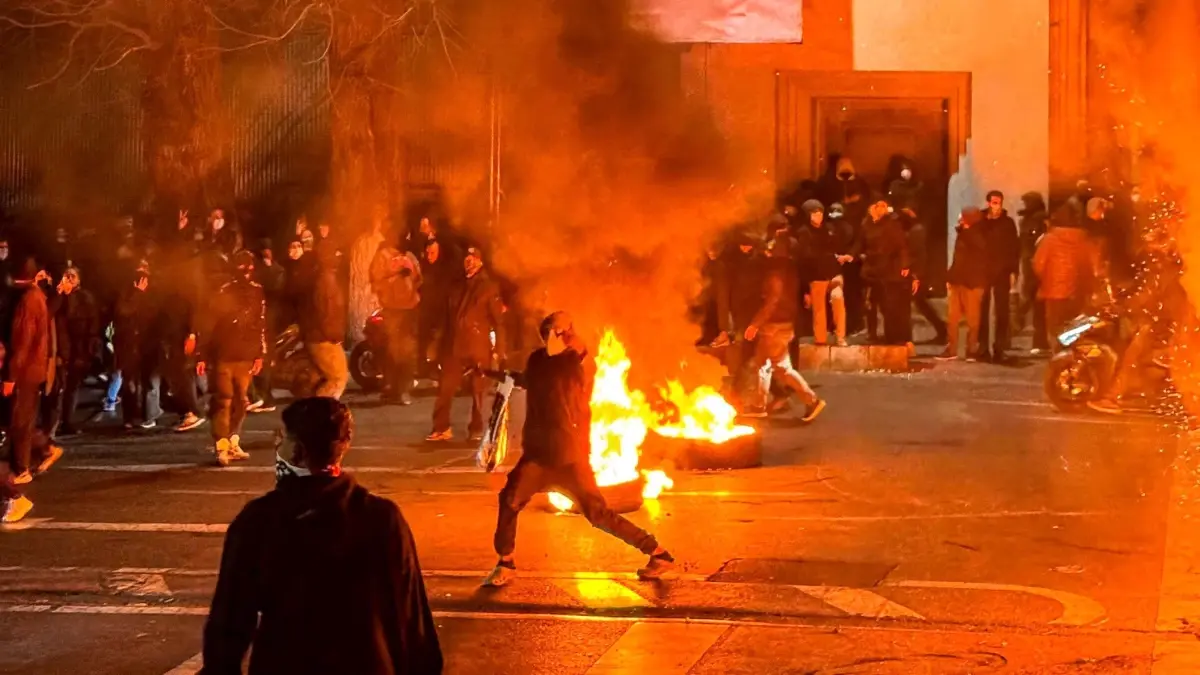 İran'ın sancılı tarihi: Darbe, devrim, krizler, savaşlar ve isyanlar