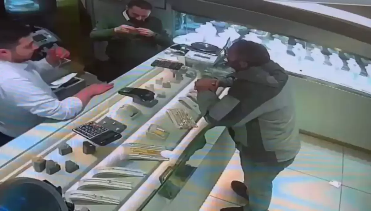 Sarıyer'de kuyumcuyu dolandıran şüpheli tutuklandı