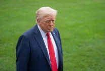 Trump: Eğer İran protestocuları vurursa ABD yardımına koşacak