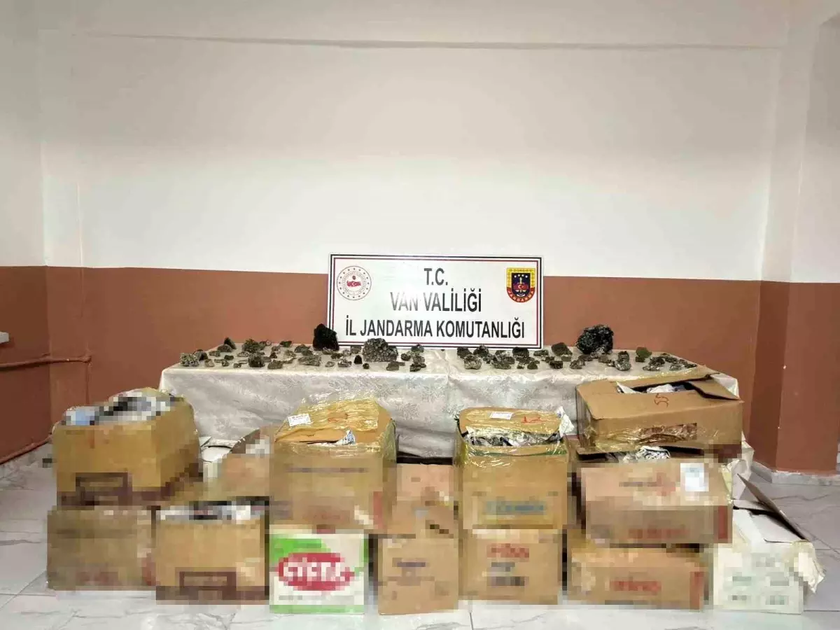 Van'da bin 410 adet epidotlu kuvars taşı ele geçirildi