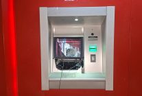 Adana'da ATM'ye zarar veren şüpheli yakalandı; olay anı kamerada