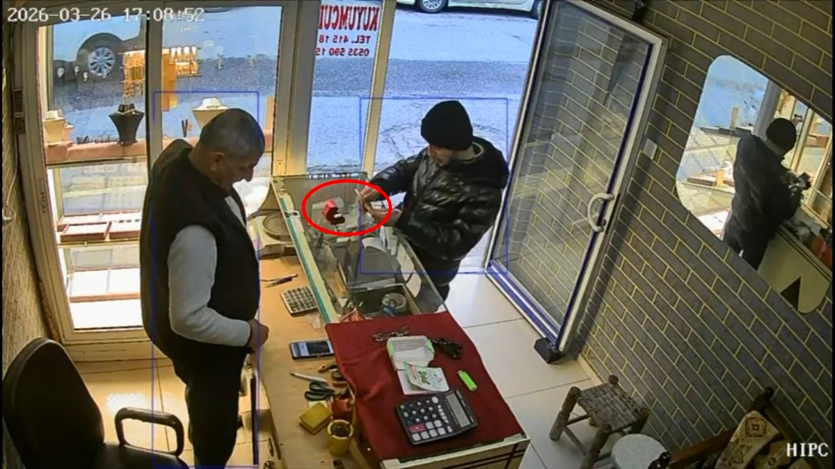 Altın yüzüğü fotoğraf çekme bahanesiyle çaldı