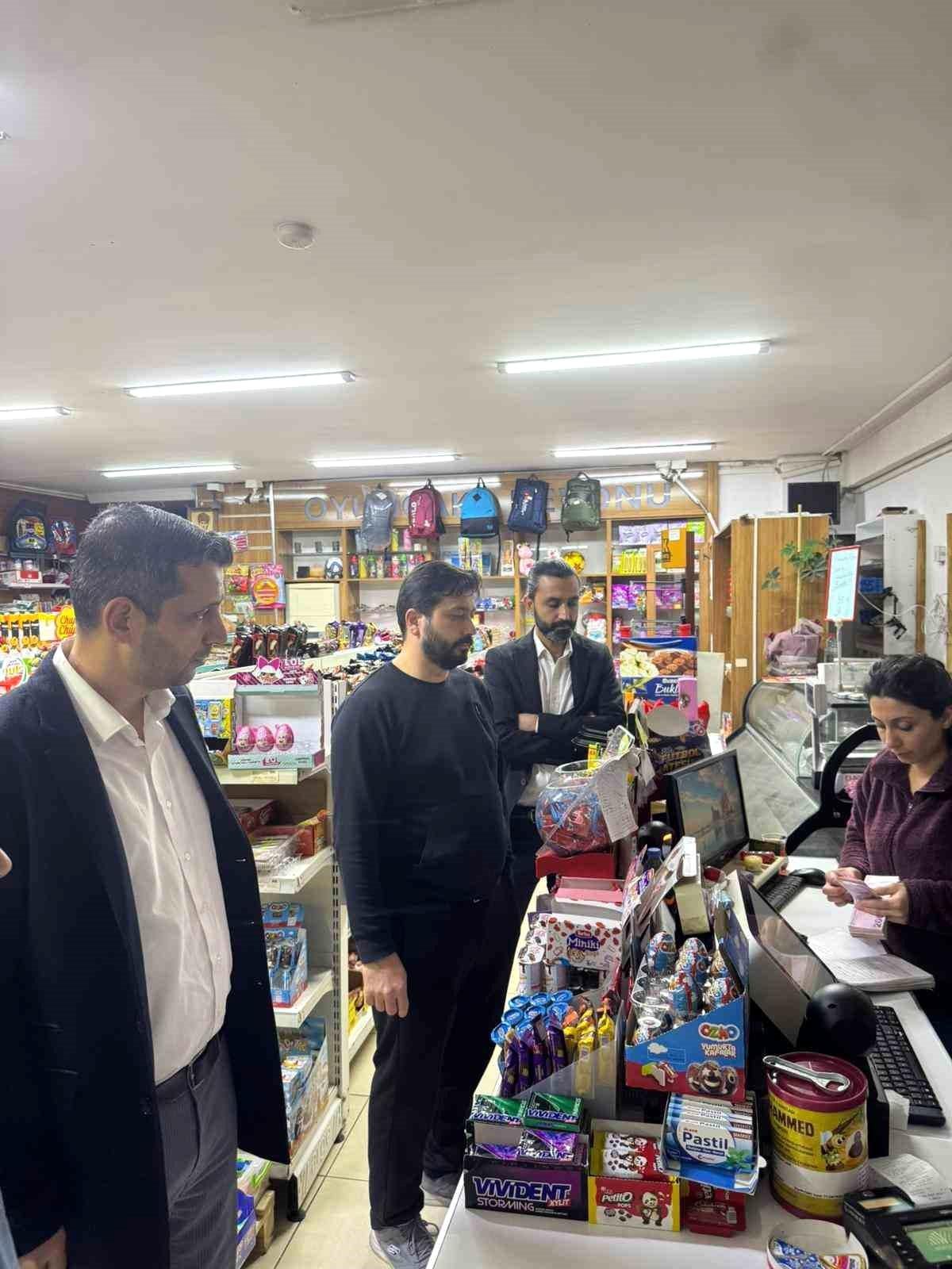 Antalya'da asırlık 'Zimem Defteri' geleneği 12 yıldır esnafa ve ihtiyaç sahibine can suyu oldu