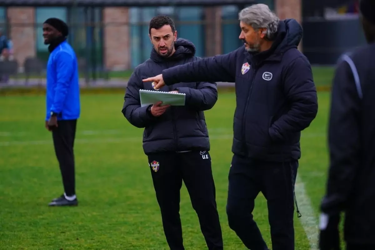 Eyüpspor silbaştan ikinci yarıya başladı