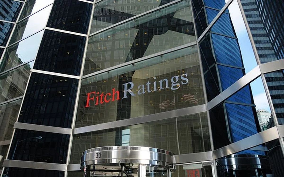 Fitch: Hürmüz Boğazı 6 ay kapalı kalırsa petrol fiyatları ortalama 120 doları görebilir