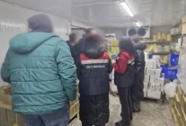 Rize'de bir depoda mevzuata ve tüketime aykırı 9 ton 750 kilo gıdaya el konuldu