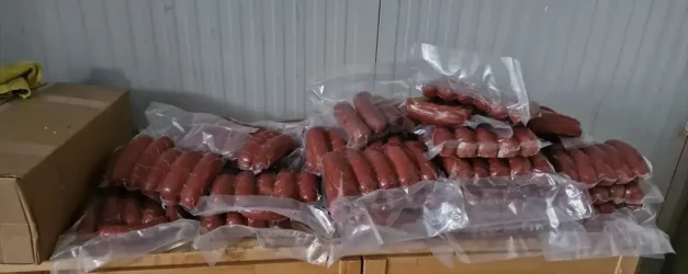 Rize'de etiketsiz satılan 9 ton 750 kilogram gıda ürününe el konuldu