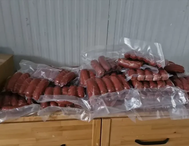 Rize'de etiketsiz satılan 9 ton 750 kilogram gıda ürününe el konuldu