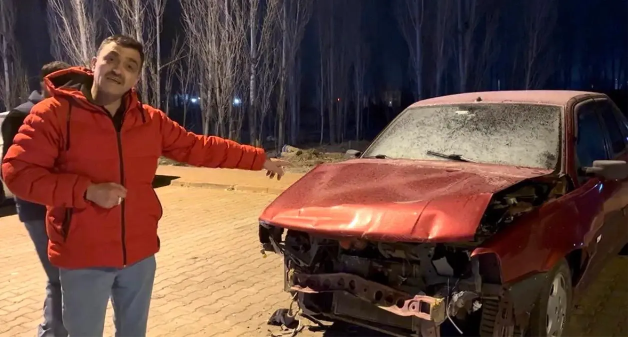 Sattığı otomobilin parasını beklerken, kazalı haliyle karşılaştı